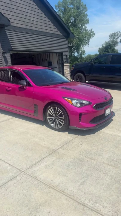2019 Kia Stinger - Image 2 of 4