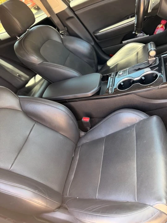 2019 Kia Stinger - Image 7 of 10