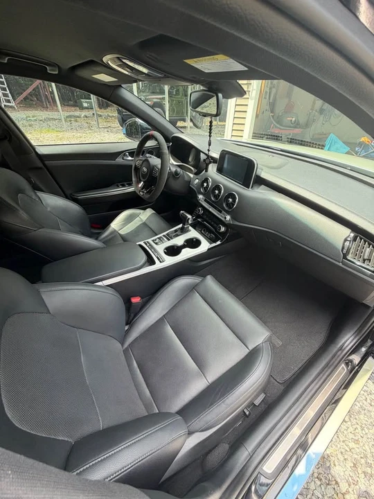 2019 Kia Stinger - Image 6 of 12