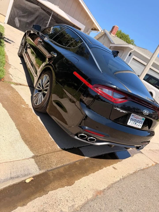 2019 Kia Stinger - Image 3 of 10