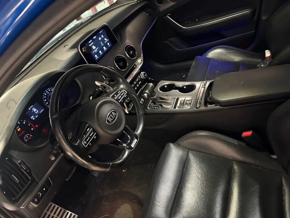 2019 Kia Stinger - Image 2 of 5