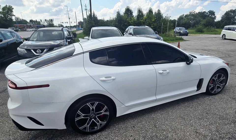 2019 Kia Stinger - Image 8 of 12