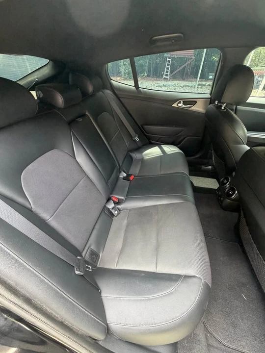 2019 Kia Stinger - Image 7 of 12