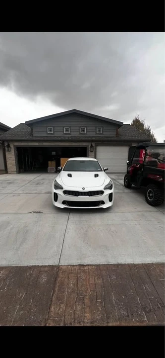 2019 Kia Stinger - Image 9 of 10