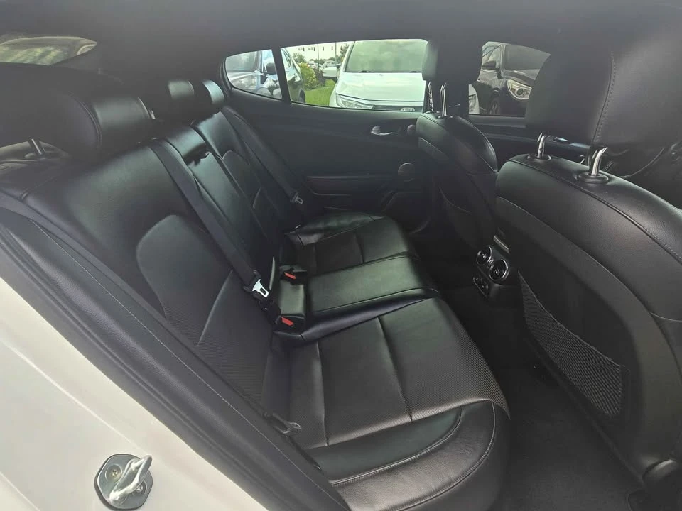 2019 Kia Stinger - Image 10 of 12
