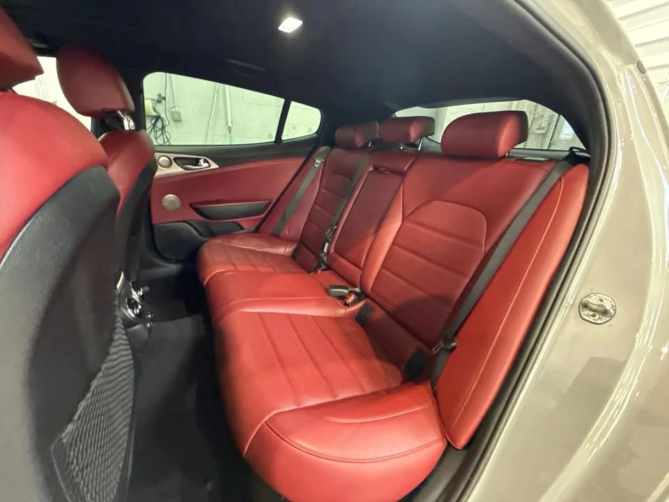 2019 Kia Stinger - Image 13 of 20