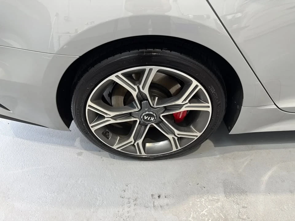 2019 Kia Stinger - Image 19 of 20
