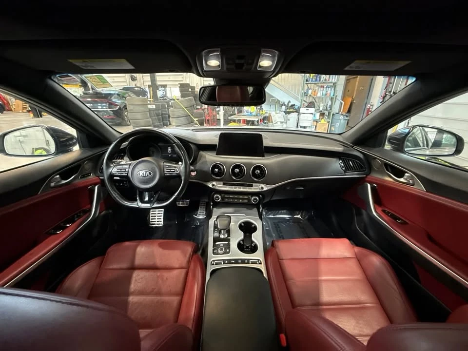 2019 Kia Stinger - Image 9 of 20