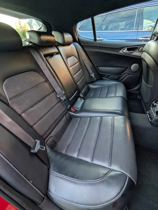 2019 Kia Stinger - Image 10 of 14