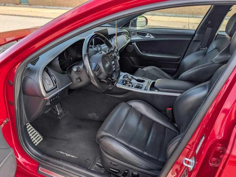 2019 Kia Stinger - Image 7 of 14