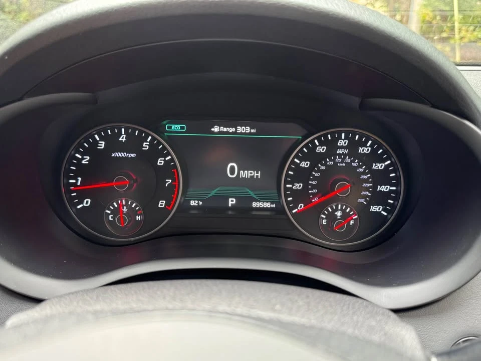 2019 Kia Stinger - Image 10 of 11