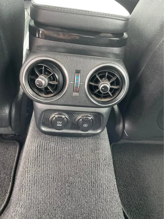 2019 Kia Stinger - Image 11 of 12