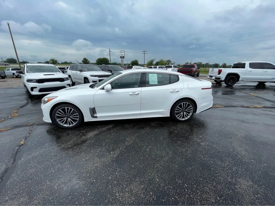 2019 Kia Stinger - Image 3 of 12
