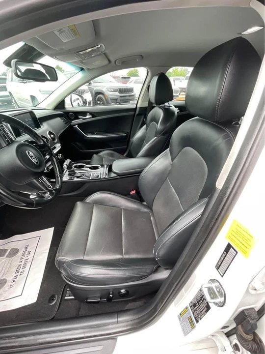 2019 Kia Stinger - Image 5 of 12