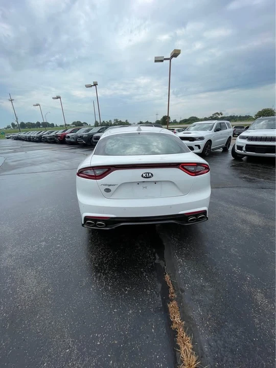 2019 Kia Stinger - Image 4 of 12