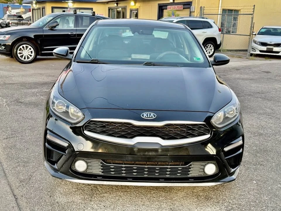 2019 Kia Forte - Image 2 of 18