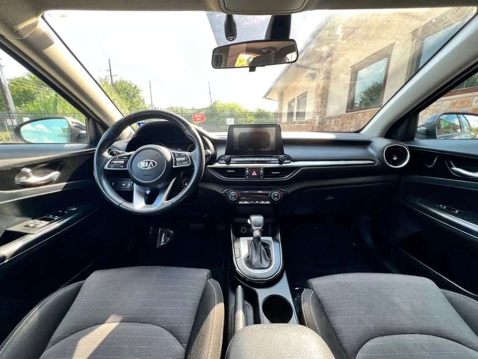 2019 Kia Forte - Image 11 of 20