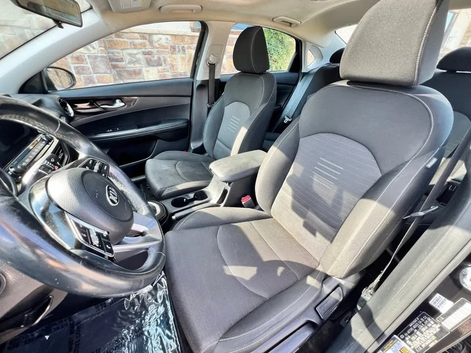 2019 Kia Forte - Image 9 of 20