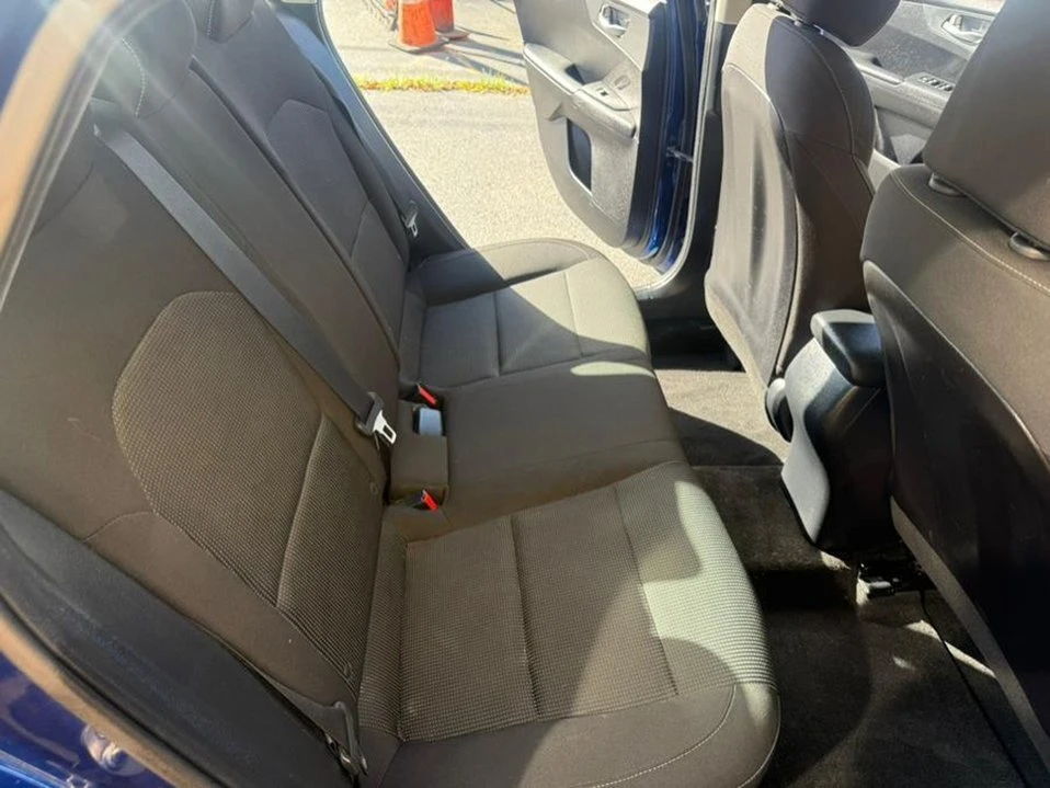 2019 Kia Forte - Image 10 of 20