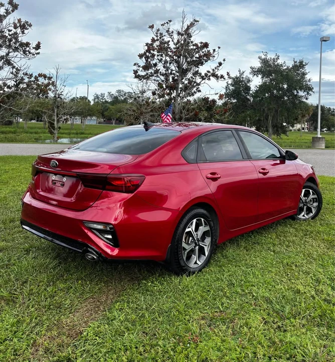 2019 Kia Forte - Image 4 of 9