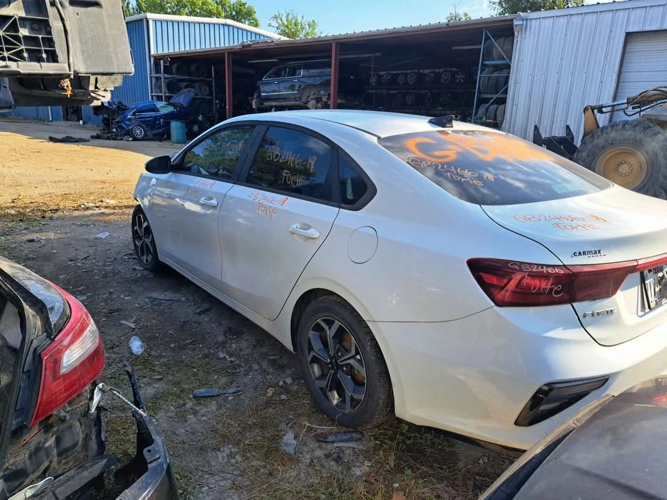 2019 Kia Forte - Image 3 of 4