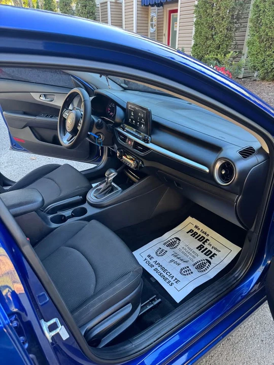 2019 Kia Forte - Image 8 of 11
