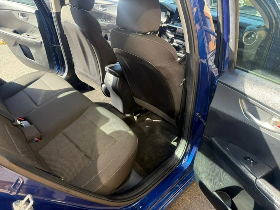 2019 Kia Forte - Image 8 of 20