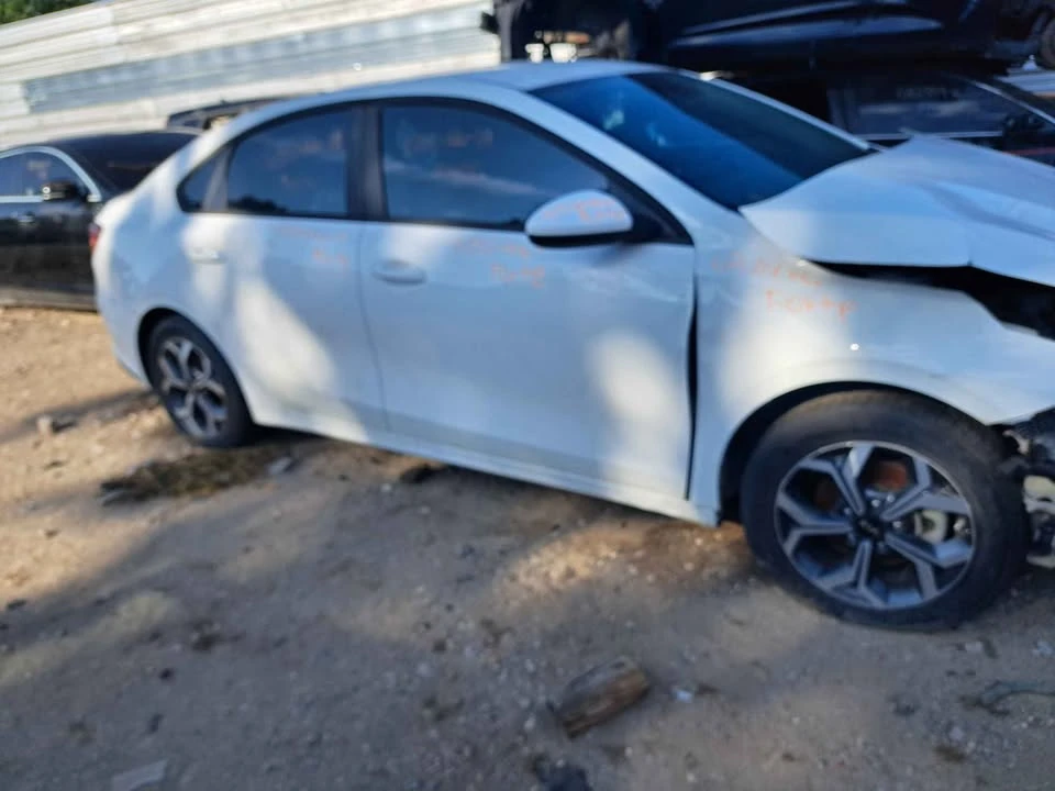 2019 Kia Forte - Image 2 of 4