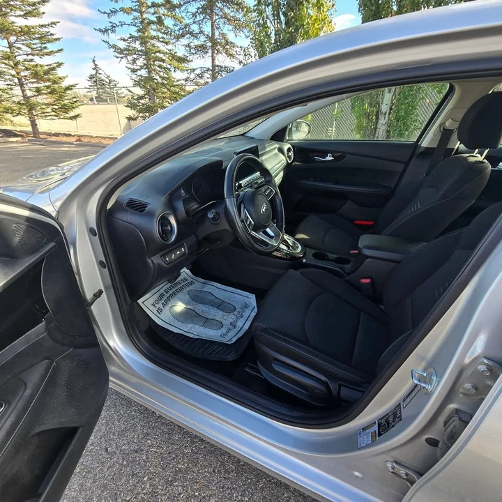 2019 Kia Forte - Image 10 of 14