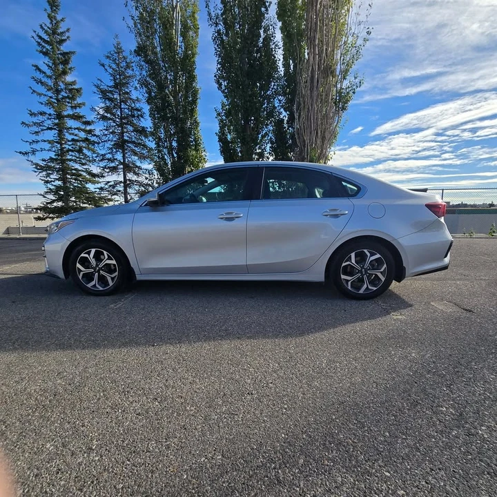 2019 Kia Forte - Image 9 of 14