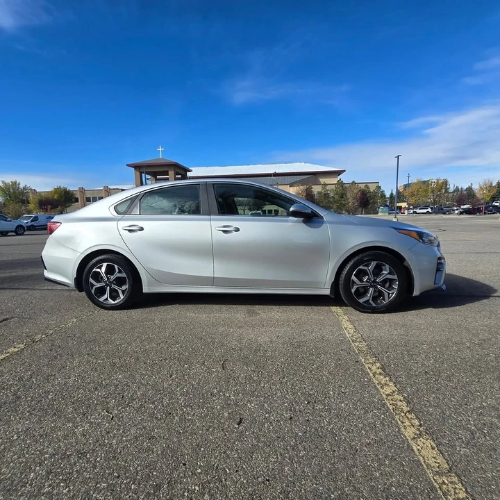 2019 Kia Forte - Image 5 of 14