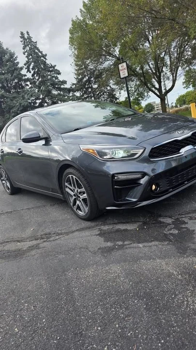 2019 Kia Forte - Image 2 of 12
