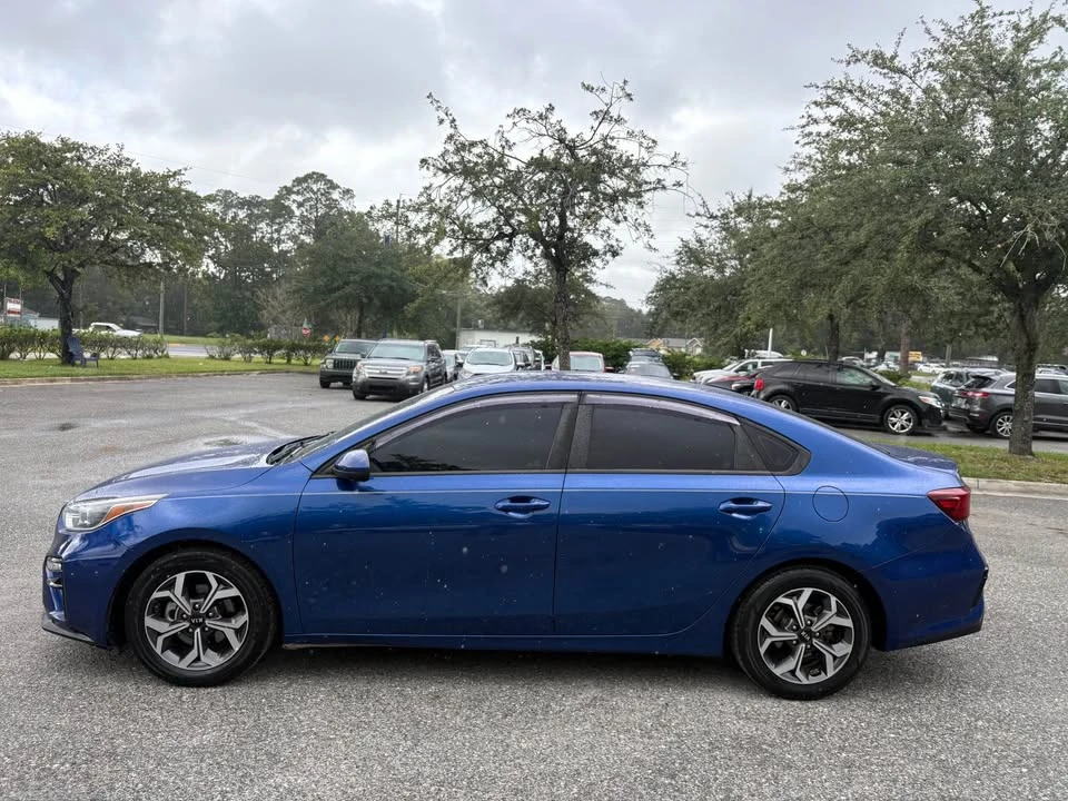 2019 Kia Forte - Image 9 of 12