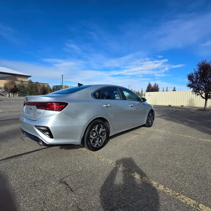 2019 Kia Forte - Image 6 of 14