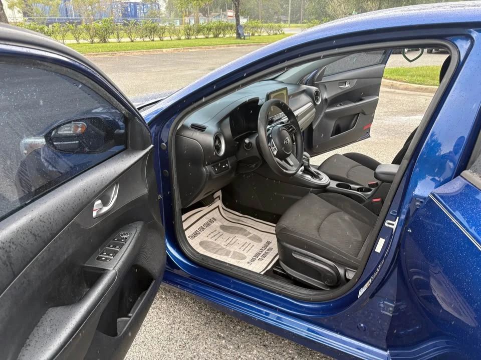 2019 Kia Forte - Image 4 of 12