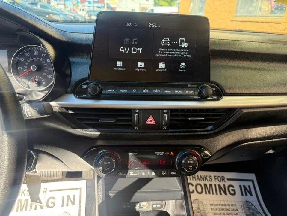 2019 Kia Forte - Image 9 of 20