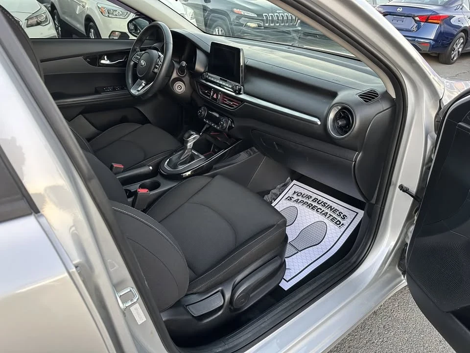 2019 Kia Forte - Image 14 of 18