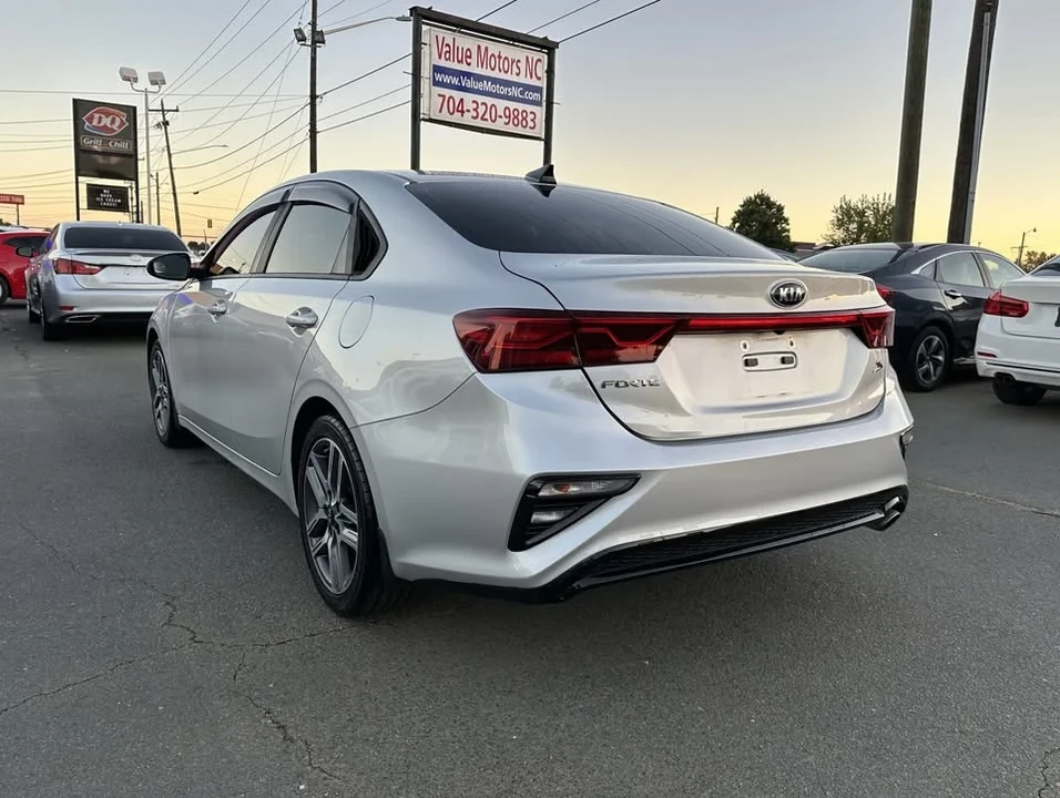 2019 Kia Forte - Image 4 of 18