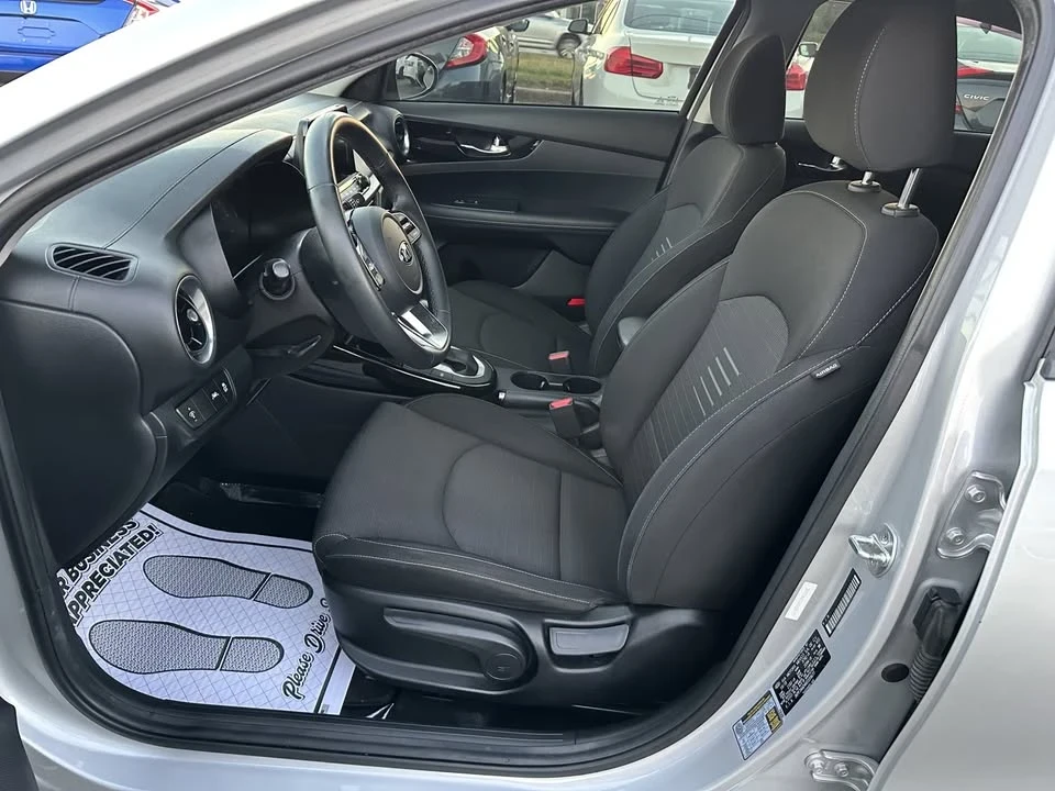 2019 Kia Forte - Image 8 of 18
