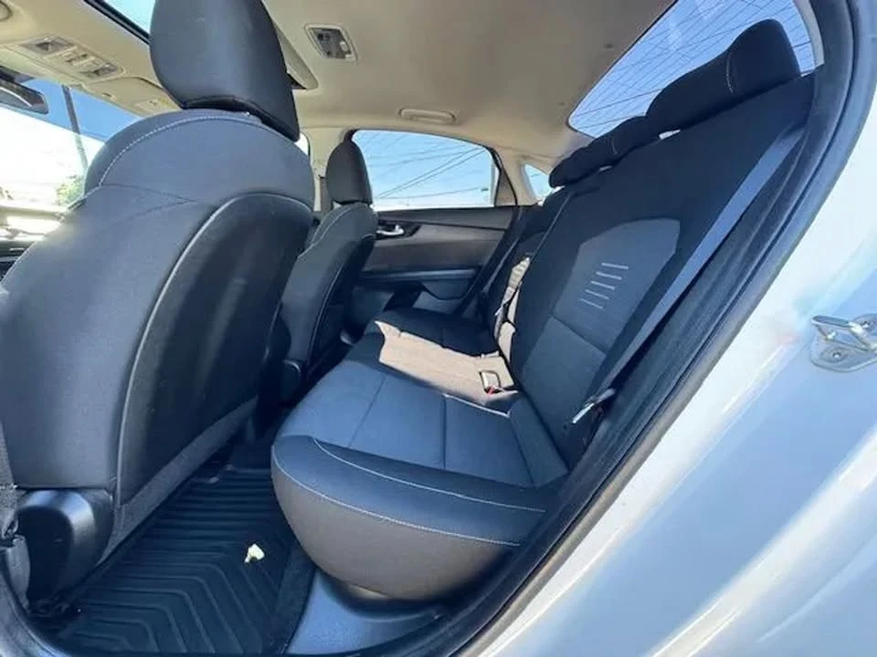 2019 Kia Forte - Image 5 of 8