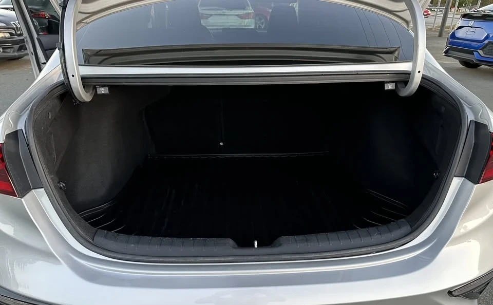 2019 Kia Forte - Image 10 of 18