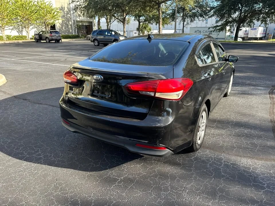2019 Kia Forte - Image 3 of 11
