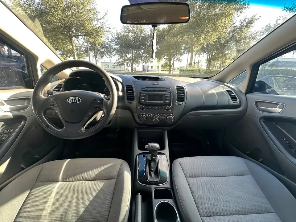2019 Kia Forte - Image 10 of 11