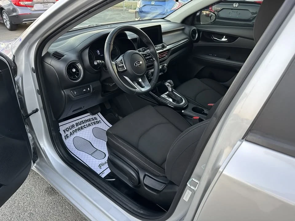 2019 Kia Forte - Image 7 of 18