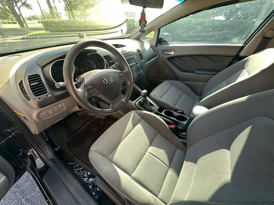 2019 Kia Forte - Image 8 of 11