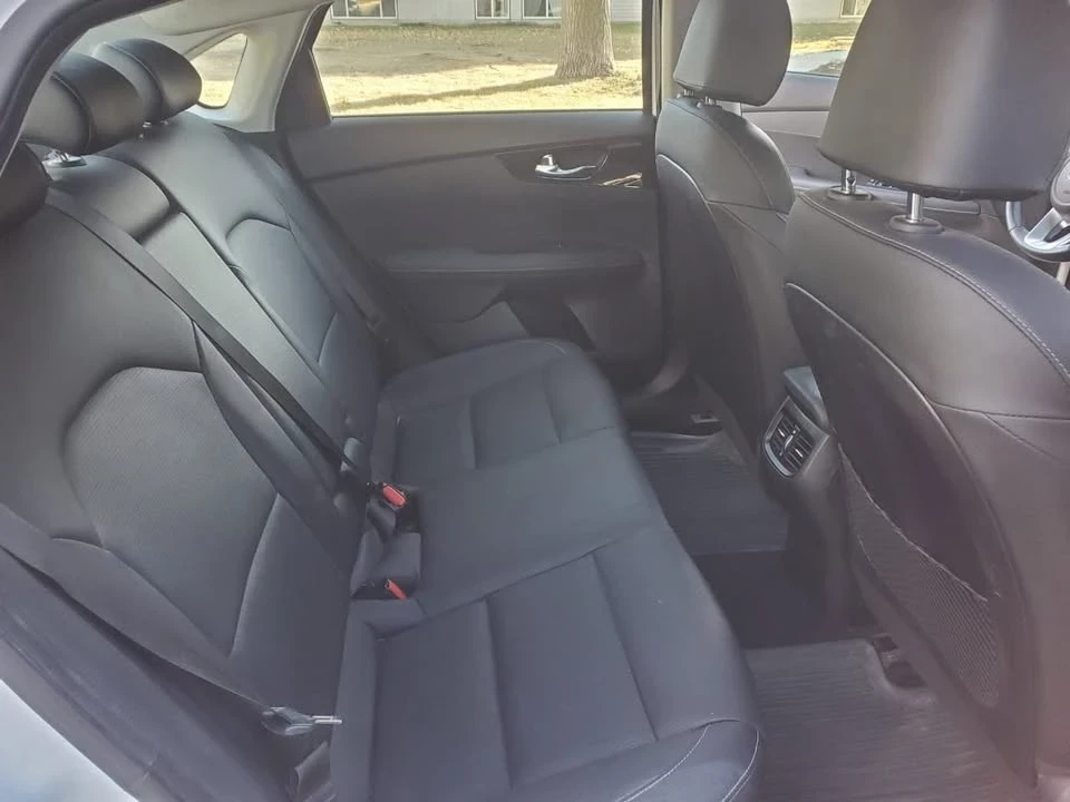 2019 Kia Forte - Image 7 of 12