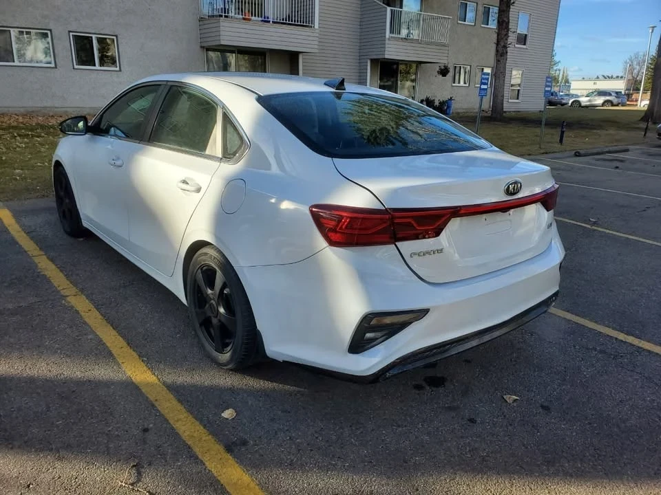 2019 Kia Forte - Image 5 of 12