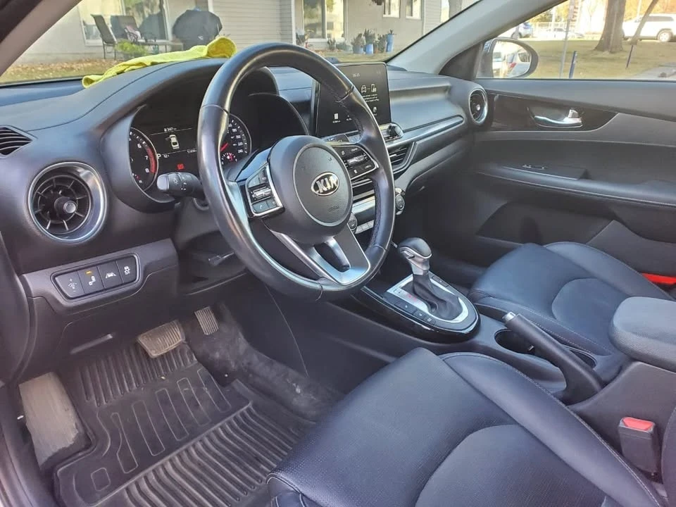 2019 Kia Forte - Image 10 of 12