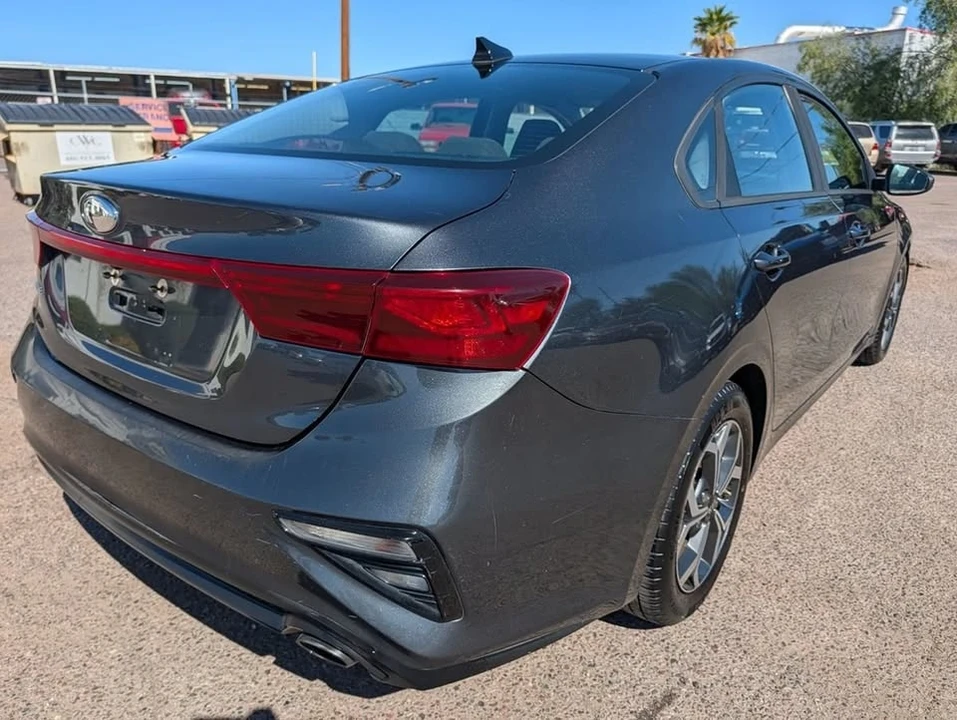 2019 Kia Forte - Image 4 of 11