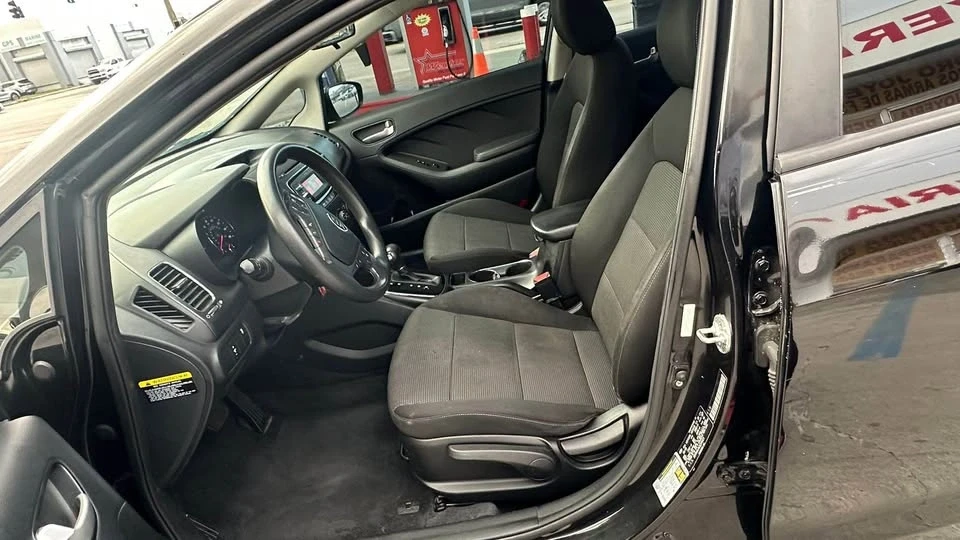 2019 Kia Forte - Image 6 of 8